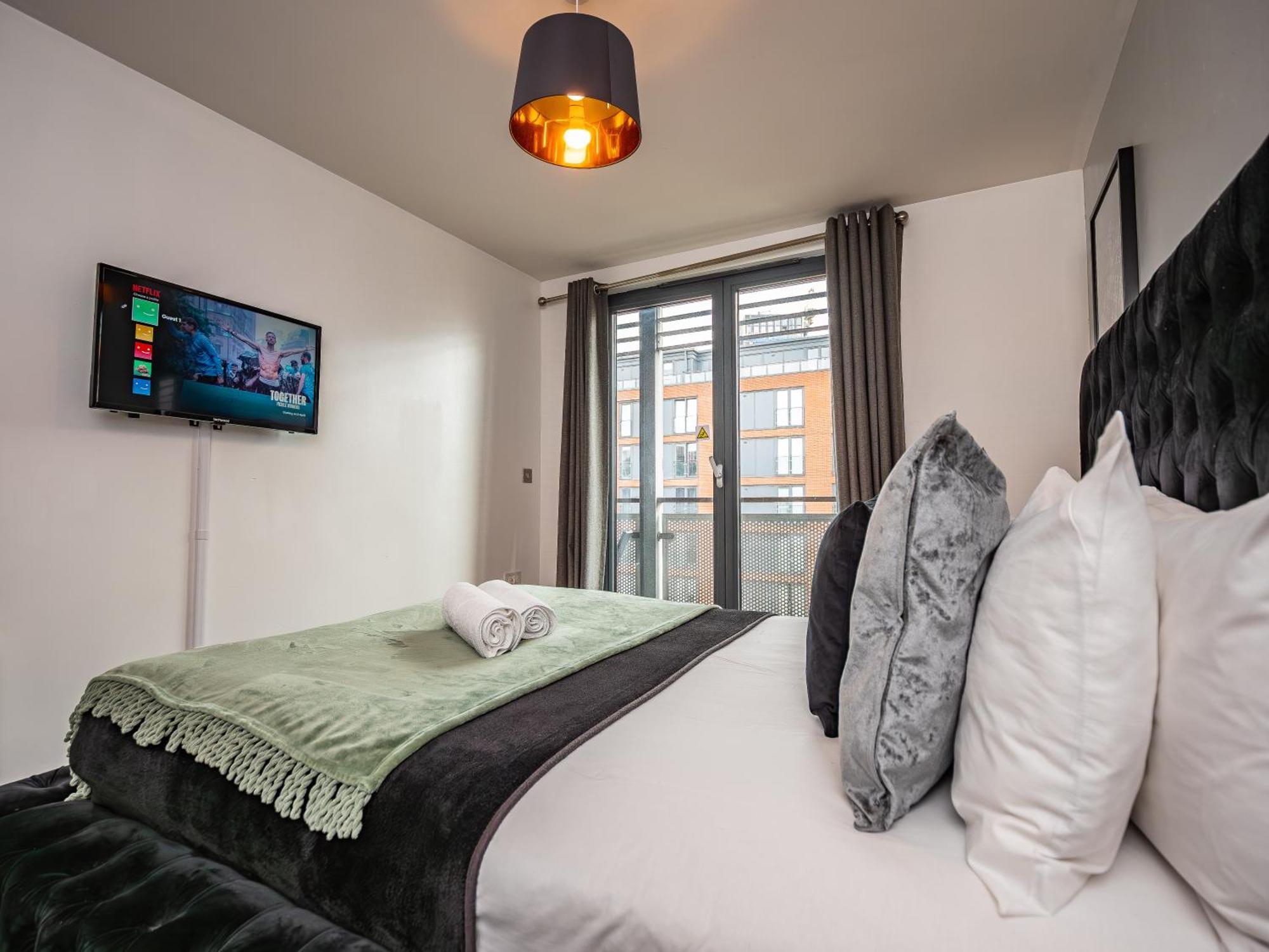 Апартаменты Amazing New Arcadian Centre - 1Bdr - Balcony & Parking Бирмингем Экстерьер фото
